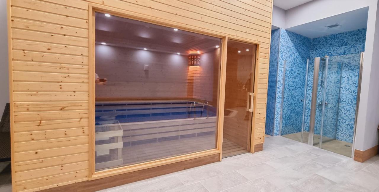 Hotel Salvador Батуми Екстериор снимка